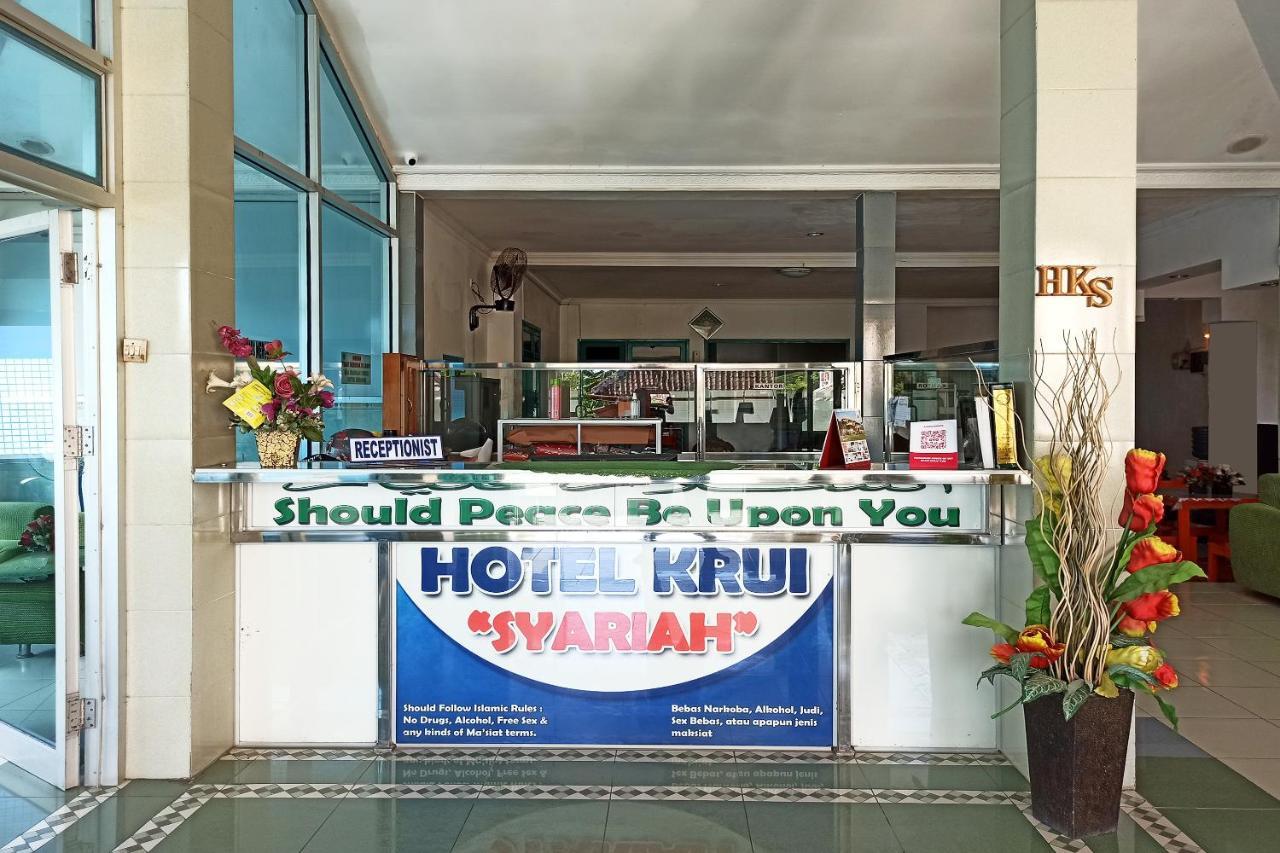 Oyo 2611 Hotel Krui Syariah Exteriör bild