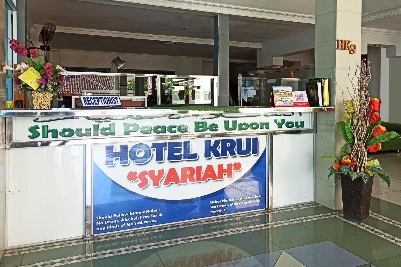 Oyo 2611 Hotel Krui Syariah Exteriör bild